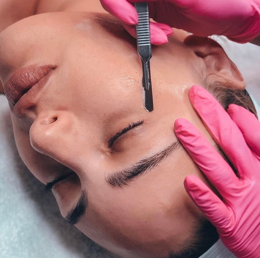 Limpieza facial premium + Dermaplaning